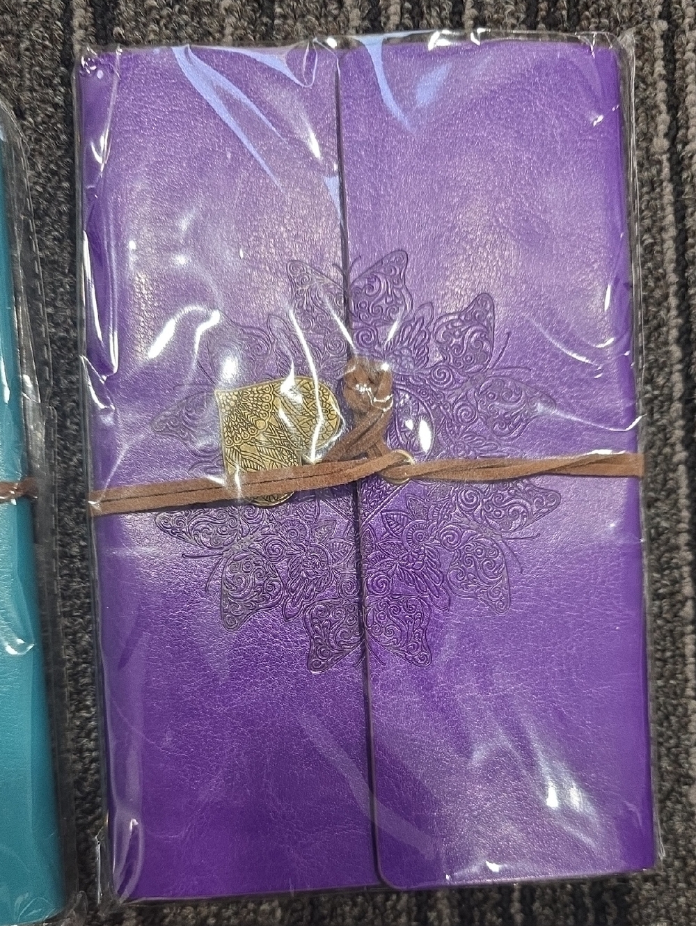 NWT Leather Travel Journals With Antique Heart Charm In Assorted Colors - Picture 6 of 12